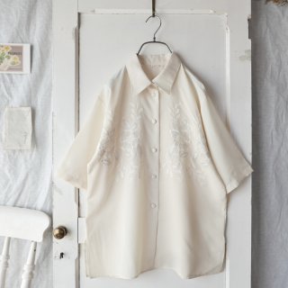 サマーフラワー刺繍レトロシャツ/クリーム