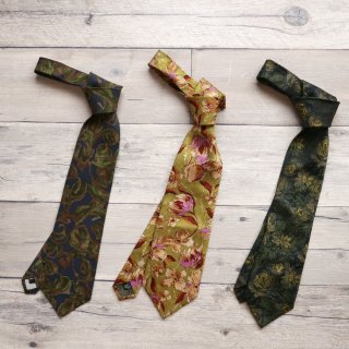 Botanical pattern Tie