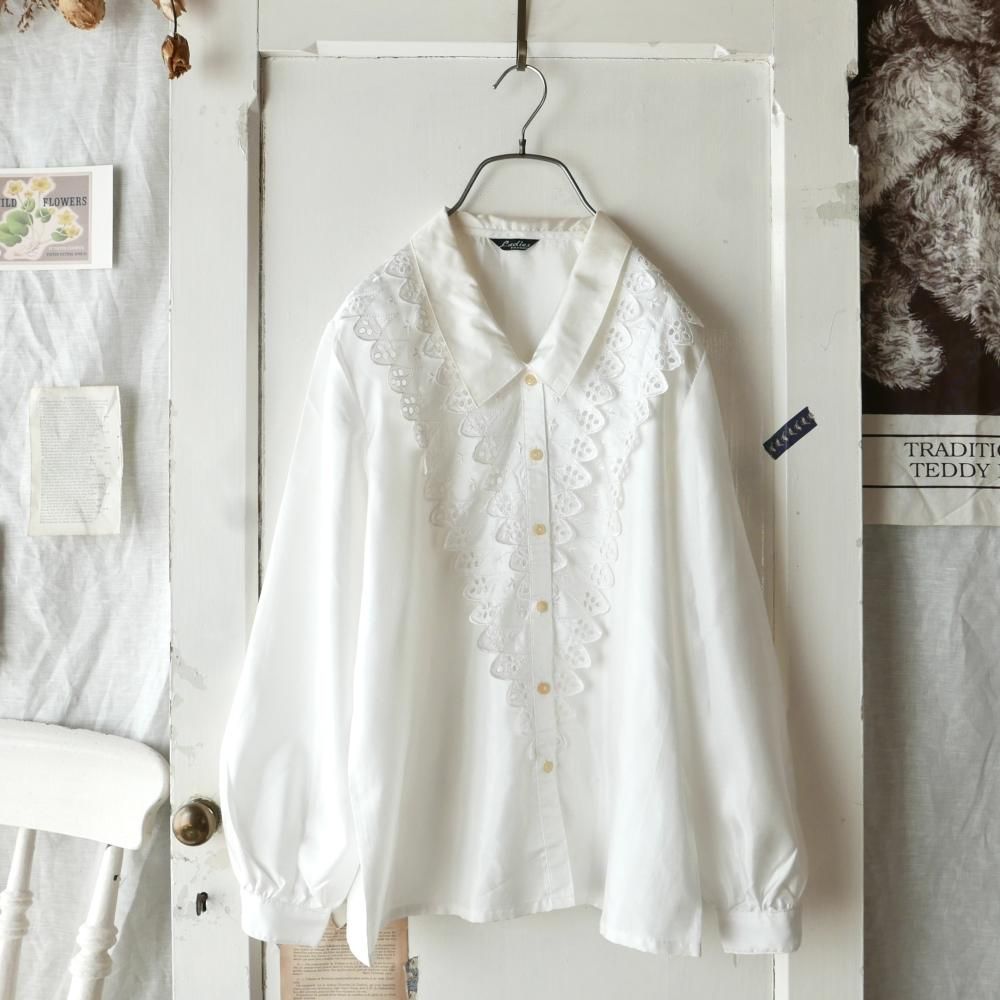 ビアズリー】カットワーク刺繍ブラウス ブラック 綿100% レース