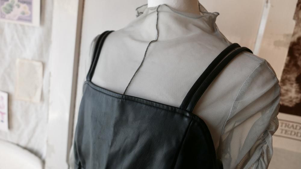 フェイクレザービスチェ/black-古着屋マッシュ