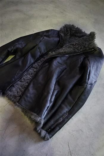 incarnation (MOUTON) Sheep Shearling Hi-Neck Bias Zip Darts incarnation (MOUTON) Sheep Shearling Hi-Neck Bias Zip Darts