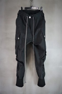 <img class='new_mark_img1' src='https://img.shop-pro.jp/img/new/icons23.gif' style='border:none;display:inline;margin:0px;padding:0px;width:auto;' />A.F ARTEFACT Nylon Cotton Side Zip Johdpurs Long Pants