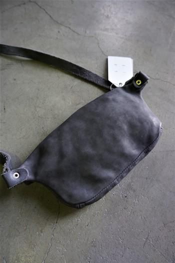 GUIDI BV06 SOFT HORSE SMALL FANNY BAG PIECE DYED - Too Jenis