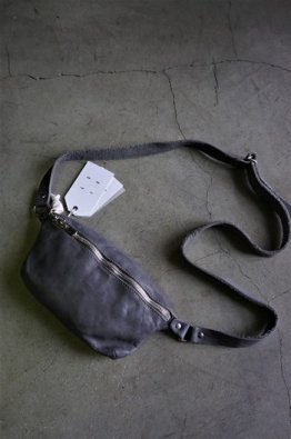 GUIDI SOFT HORSE SMALL FANNY BAG PIECE DYED