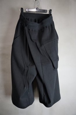 <img class='new_mark_img1' src='https://img.shop-pro.jp/img/new/icons14.gif' style='border:none;display:inline;margin:0px;padding:0px;width:auto;' />The Viridi-anne Sweat Wrap Pants