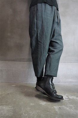 <img class='new_mark_img1' src='https://img.shop-pro.jp/img/new/icons14.gif' style='border:none;display:inline;margin:0px;padding:0px;width:auto;' />DEVOA Dropcrotch cropped pants Linen