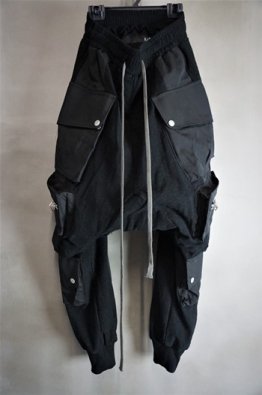 <img class='new_mark_img1' src='https://img.shop-pro.jp/img/new/icons14.gif' style='border:none;display:inline;margin:0px;padding:0px;width:auto;' />A.F ARTEFACT  Cargo Layered Pants