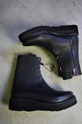 <img class='new_mark_img1' src='https://img.shop-pro.jp/img/new/icons14.gif' style='border:none;display:inline;margin:0px;padding:0px;width:auto;' />DEVOA  Boots GUIDI Calf Leather 