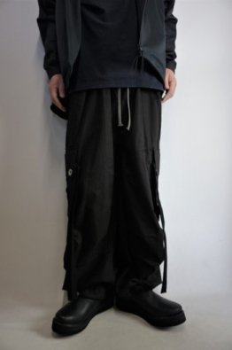 <img class='new_mark_img1' src='https://img.shop-pro.jp/img/new/icons14.gif' style='border:none;display:inline;margin:0px;padding:0px;width:auto;' />A.F ARTEFACT  Wide Cargo Pants