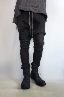 <img class='new_mark_img1' src='https://img.shop-pro.jp/img/new/icons14.gif' style='border:none;display:inline;margin:0px;padding:0px;width:auto;' />A.F ARTEFACT Coated Stretch Denim Carved Sarrouel Skinny 