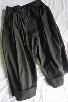 (ͽʡ[ISŌ]: Baggy cropped Pants 60/2 cotton gabardine