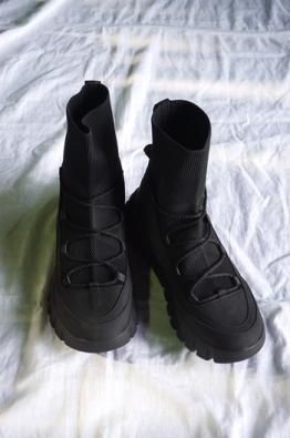 DEVOA Knit Sneaker
