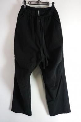 <img class='new_mark_img1' src='https://img.shop-pro.jp/img/new/icons14.gif' style='border:none;display:inline;margin:0px;padding:0px;width:auto;' />SUS-SOUS Hopsack Wide Pants