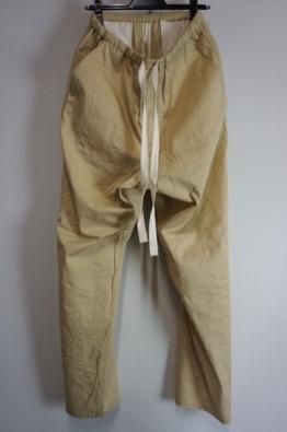 <img class='new_mark_img1' src='https://img.shop-pro.jp/img/new/icons14.gif' style='border:none;display:inline;margin:0px;padding:0px;width:auto;' />SUS-SOUS wide tapered pants 60/2combed gabardine fabric