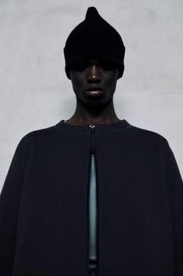 25AWͽ OPPOSE DUALITY No-Collar Rib Zip Top

