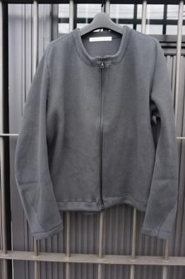 <img class='new_mark_img1' src='https://img.shop-pro.jp/img/new/icons14.gif' style='border:none;display:inline;margin:0px;padding:0px;width:auto;' />OPPOSE DUALITY No-Collar Rib Zip Top

