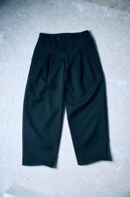 <img class='new_mark_img1' src='https://img.shop-pro.jp/img/new/icons14.gif' style='border:none;display:inline;margin:0px;padding:0px;width:auto;' />CROMÄGNON BAGGY PANTS GABARDINE