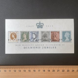 イギリスの切手・2012年・エリザベス女王・切手とコイン・小型シート