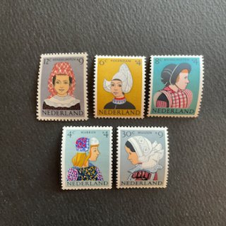 オランダの切手・民族衣装の帽子