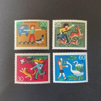3050 外国切手 ドイツ ベルリン 1969年馬 4種完 未使用美品 神戸：