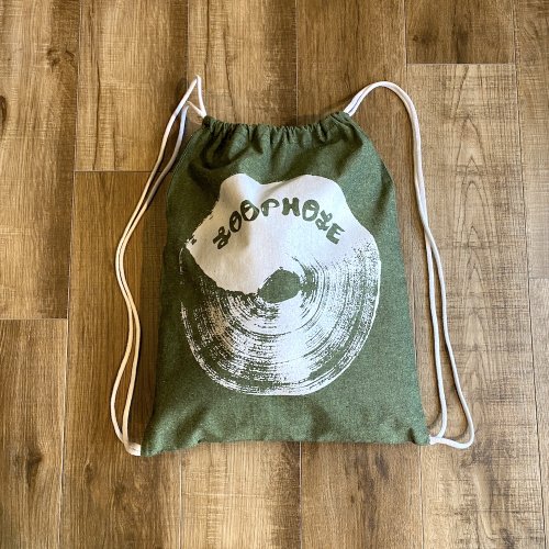 <img class='new_mark_img1' src='https://img.shop-pro.jp/img/new/icons5.gif' style='border:none;display:inline;margin:0px;padding:0px;width:auto;' />LOOPHOLE  BRUSH DRAWSTRING BAGS  GREEN
