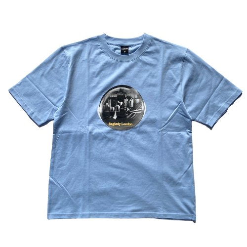 <img class='new_mark_img1' src='https://img.shop-pro.jp/img/new/icons5.gif' style='border:none;display:inline;margin:0px;padding:0px;width:auto;' />BAGLADY LONDON TEE ICE BLUE 