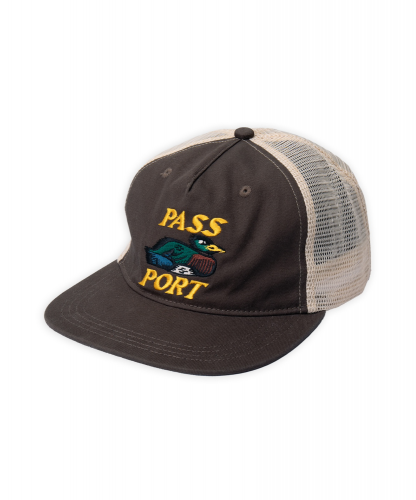 <img class='new_mark_img1' src='https://img.shop-pro.jp/img/new/icons5.gif' style='border:none;display:inline;margin:0px;padding:0px;width:auto;' />PASS~PORT FAST DUCK WORKERS TRUCKER  BARK / CREAM