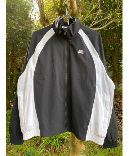 <img class='new_mark_img1' src='https://img.shop-pro.jp/img/new/icons5.gif' style='border:none;display:inline;margin:0px;padding:0px;width:auto;' />NIKE SB  FULL ZIP WOVEN  JACKET  BLACKHJ2911-010