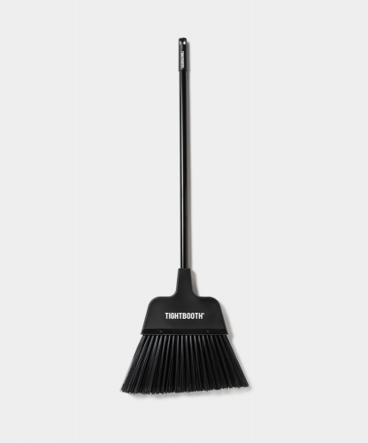 <img class='new_mark_img1' src='https://img.shop-pro.jp/img/new/icons5.gif' style='border:none;display:inline;margin:0px;padding:0px;width:auto;' />TIGHTBOOTH  LOGO BROOM