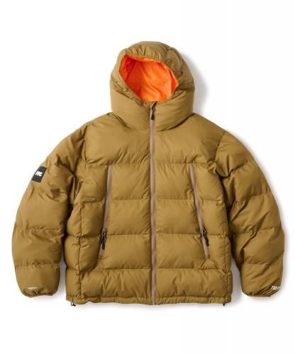 <img class='new_mark_img1' src='https://img.shop-pro.jp/img/new/icons5.gif' style='border:none;display:inline;margin:0px;padding:0px;width:auto;' />FTC PERTEX®︎ HOODED PUFFY JACKET CAMEL<p/>