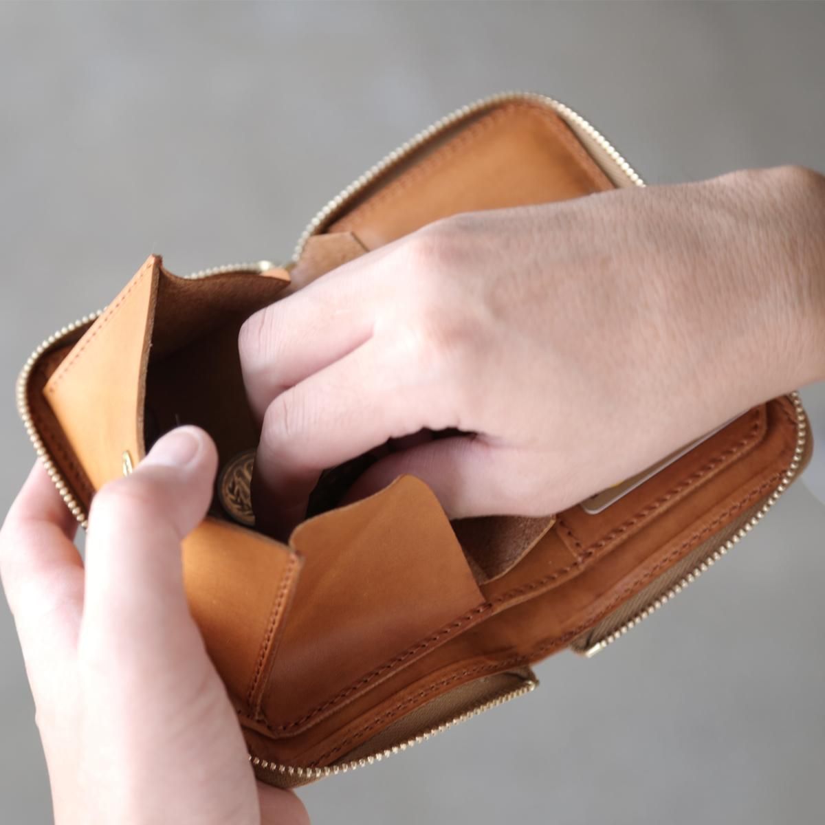 Tochca Aimer Round Zip Wallet Black - EEL Products Online Store Tochca Aimer Round Zip Wallet Black - EEL Products Online Store