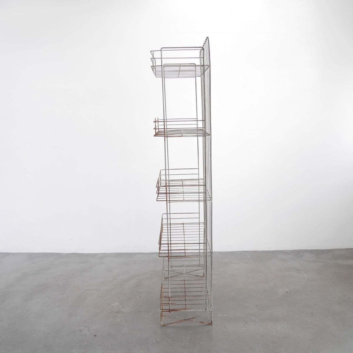 3171 アメリカ アンティーク ワイヤーラック 鉄製 Rack シャビー フラワーディスプレイ 花台 ガーデニング 小物収納 店舗什器 アメリカのヴィンテージ アンティークの家具 雑貨 什器の販売 通販 ローズボールアンティークス 3171 アメリカ アンティーク ワイヤーラック 鉄製 Rack シャビー フラワーディスプレイ 花台 ガーデニング 小物収納 店舗什器 アメリカのヴィンテージ アンティークの家具 雑貨 什器の販売 通販 ローズボールアンティークス