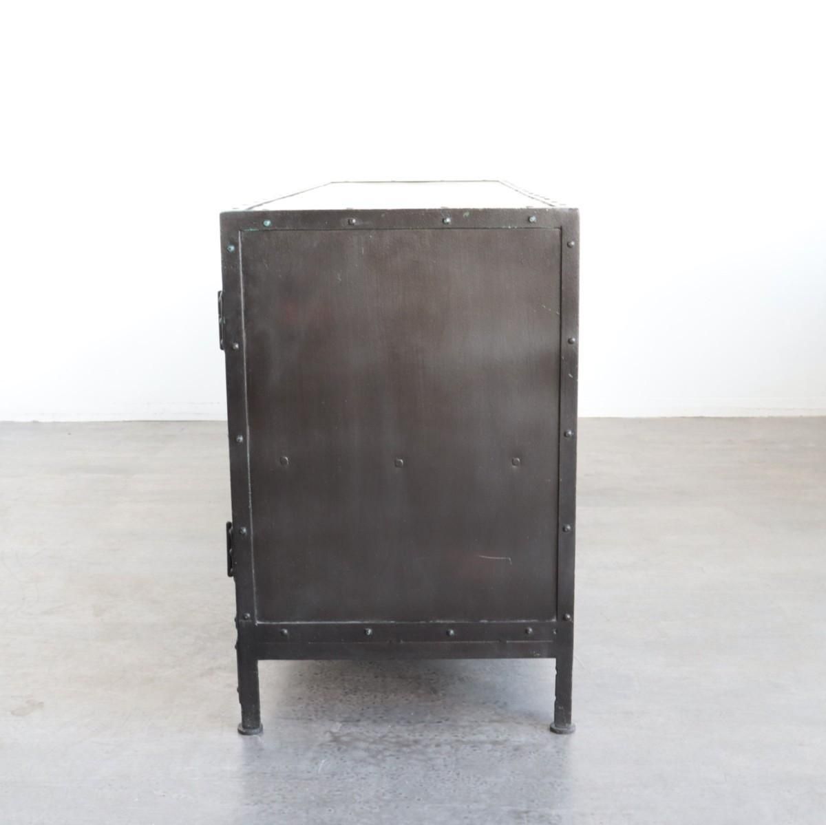 USAキャビネット／vintage／アメリカ／インダストリアル／当時物 ヴィンテージ インダストリアル スチール キャビネット - アンティーク
