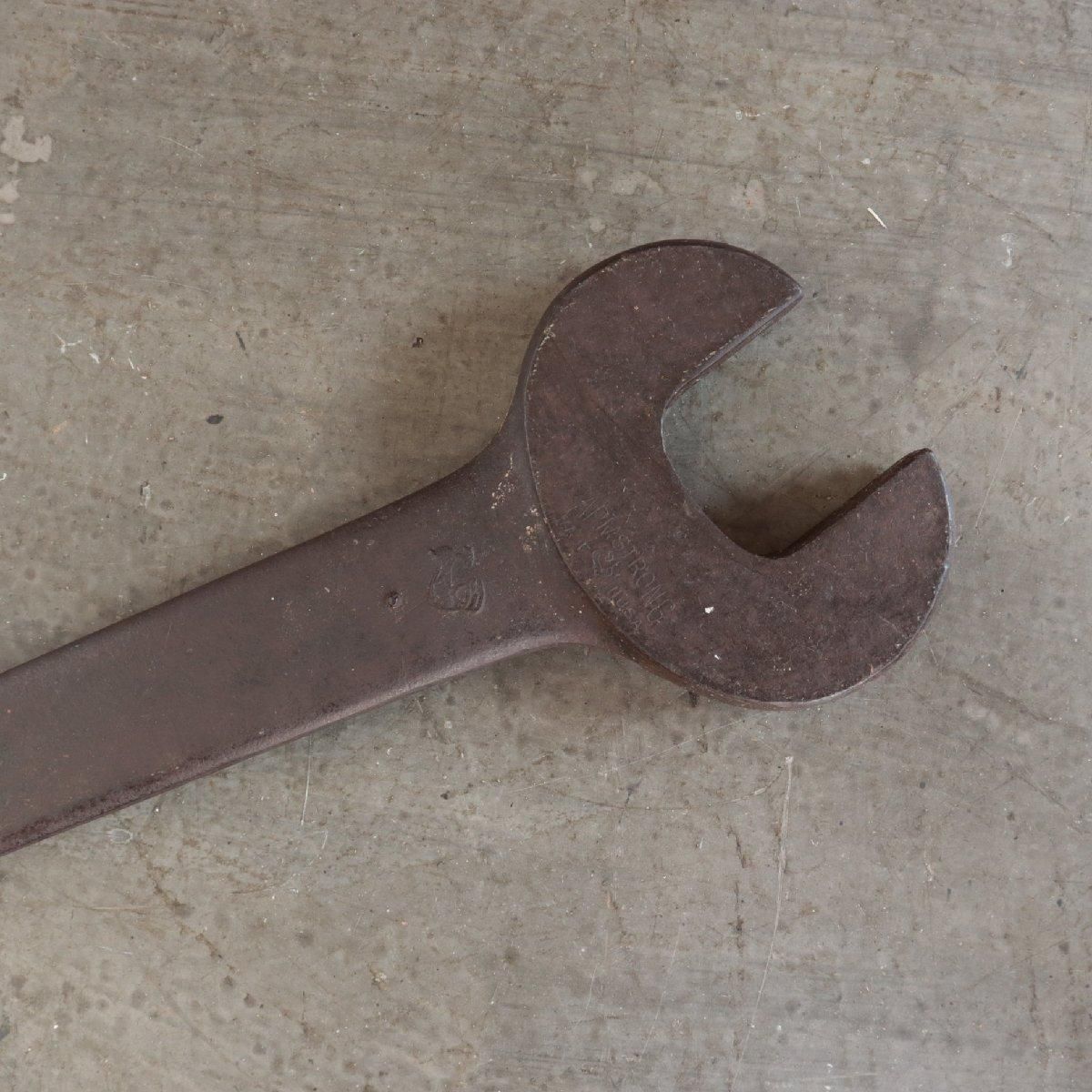 アメリカ ヴィンテージ Armstrong レンチ 特大 工具 ディスプレイ