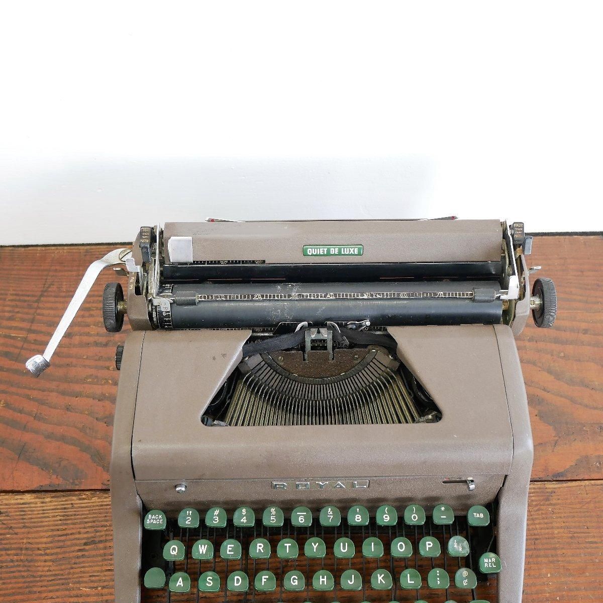 【テレビで話題】 1950s アンティーク タイプライター ROYAL カンパニー グリーン タイプライター