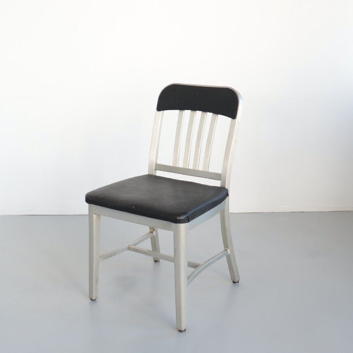 18000円流行り 購入オンライン ネイビーチェア アメリカ海軍 椅子