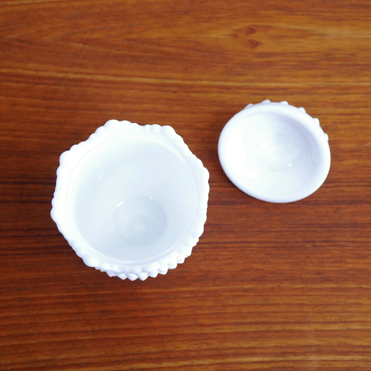 フェントン ホブネイル シュガーポット アメリカ ミルクガラス 皿 器 