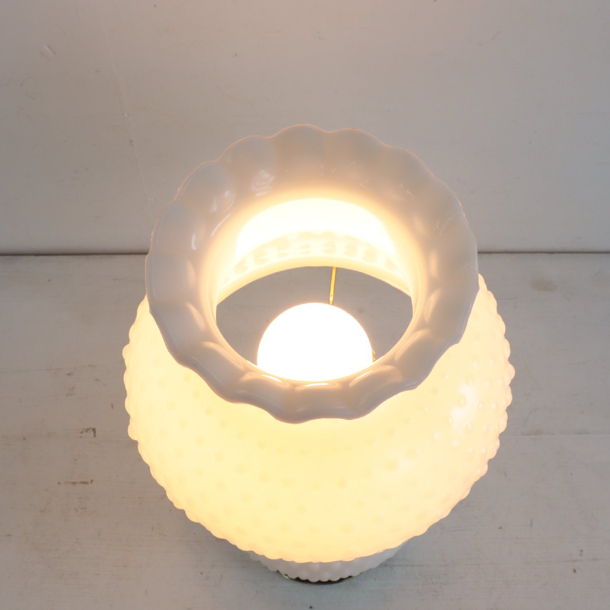 ホブネイル ミルクガラス テーブルランプ アメリカ ヴィンテージ 照明