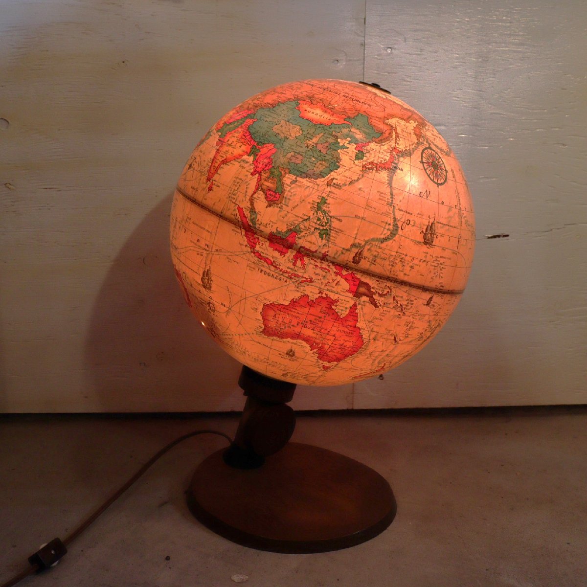 ライト付き地球儀 デンマーク製 World Antique Spot globe 