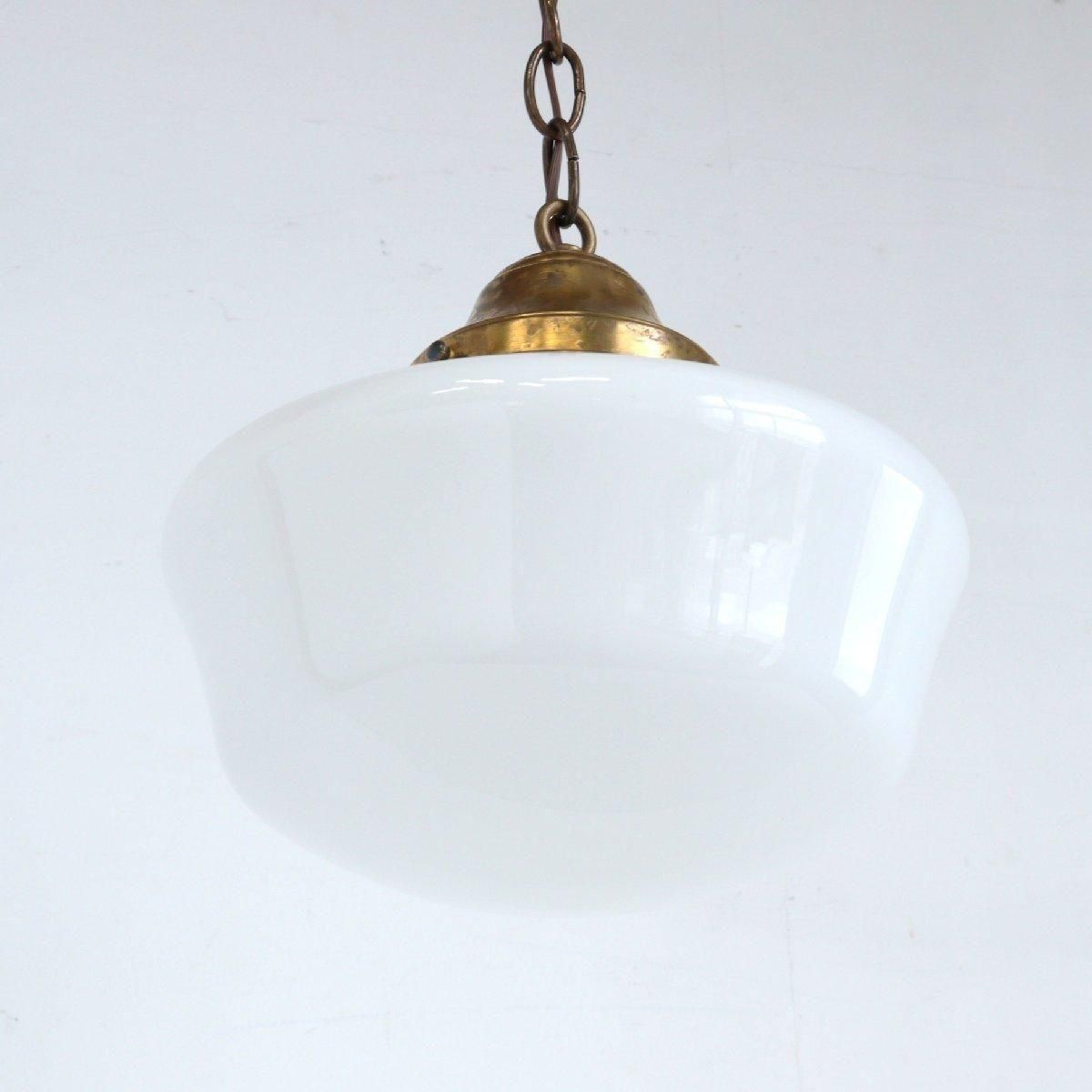 misen2014さま】vintage ❀ ミルク色ガラスの 素敵なリスさん