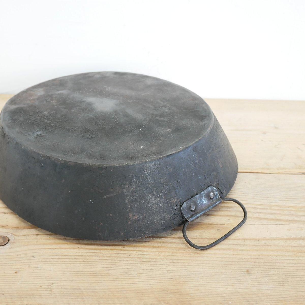 アンティーク　古いアイアンのバケツ/鉄のつるべ 　　鉢カバー　 古家具　ビン　缶 アンティーク 古いアイアンのバケツ/鉄のつるべ 鉢カバー 古家具