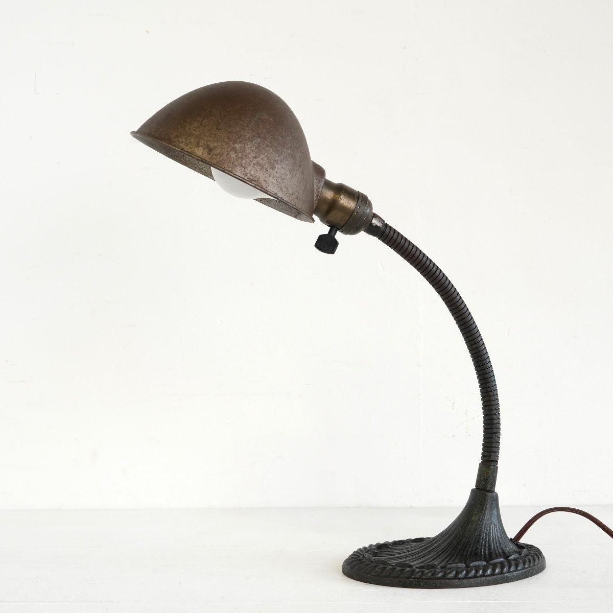 アメリカのヴィンテージ・アンティークのデスクライトを販売の通販