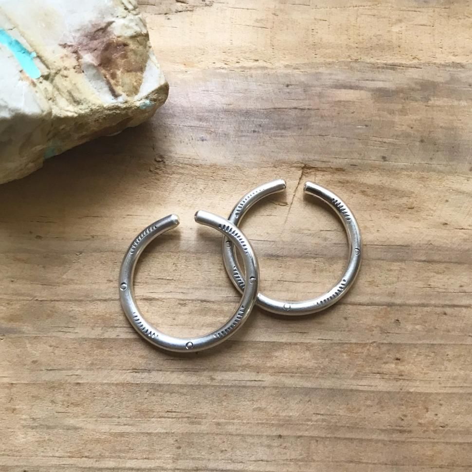 Somewhere Hoop Ear Cuff /M - Sipilica Online Store