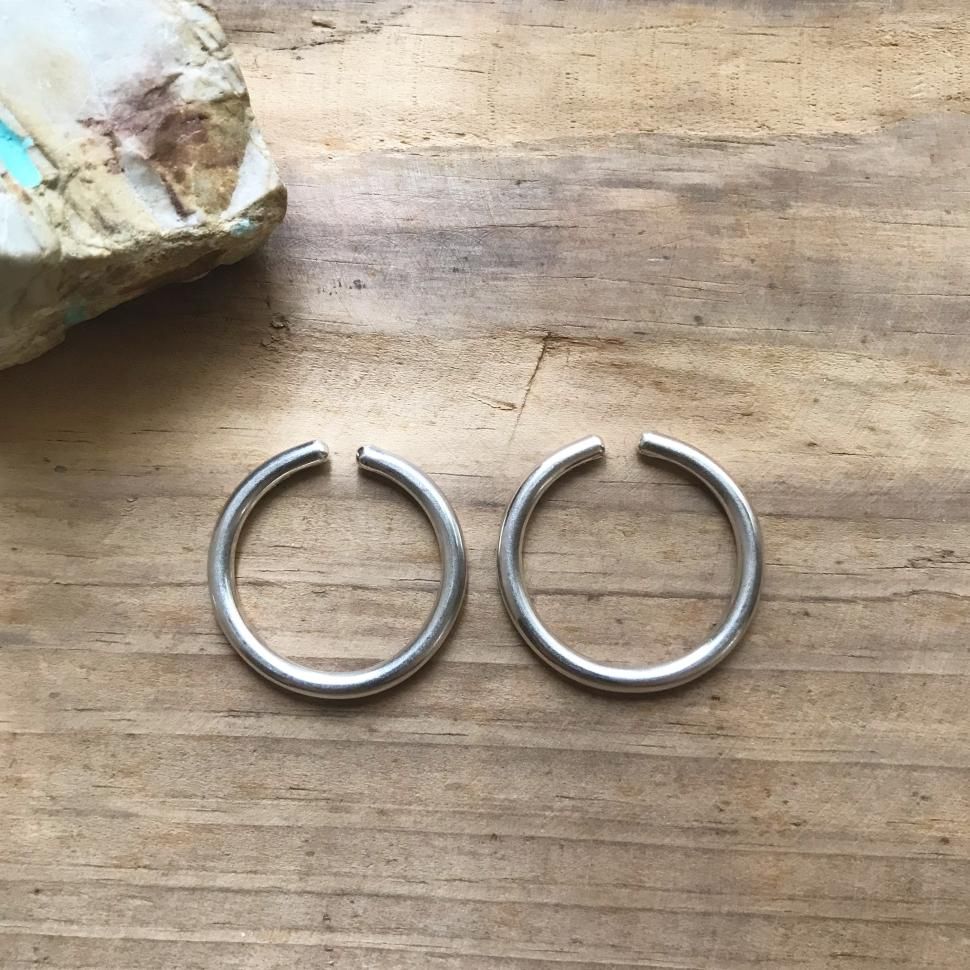 Sipilica シピリカ　シルバー　イヤーカフ　ピアス 約2.5cm Somewhere Hoop Ear Cuff /M - Sipilica Online Store