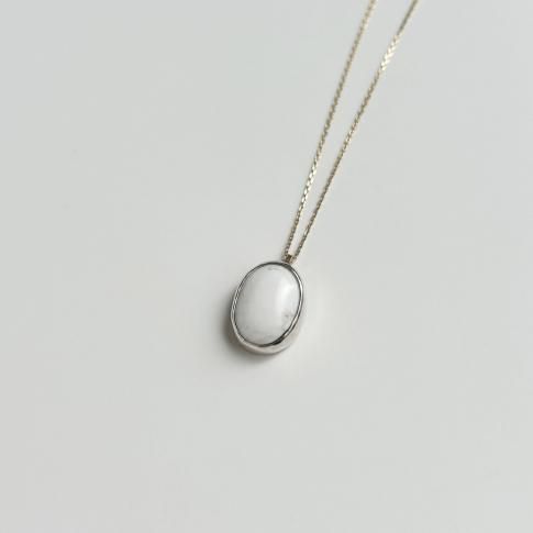 Drop Necklace /White Buffalo 