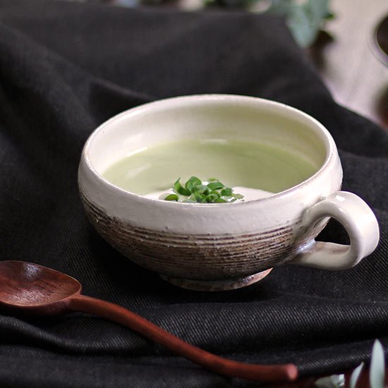  スープカップ手付丸　渕荒横彫 / 古谷製陶所