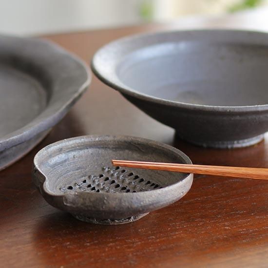 遠藤素子 遠藤素子 | リム鉢 鉄釉 / 7寸 | 陶磁器 | hinode（ひので）- 和食器