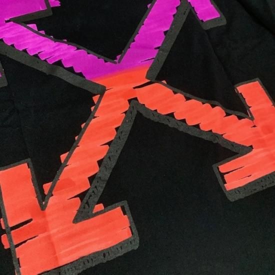 オフホワイト / ARROW / ブラック / ロングTシャツ / ロンT オフホワイト / ARROW / ブラック / ロングTシャツ / ロンT