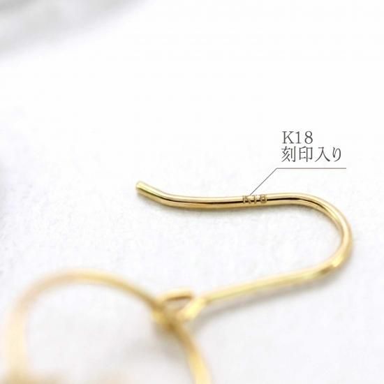 ネコのデザインピアス イエローゴールド　ゆれるスイングフックピアス　K18YG 18金ピアス ゴールド k18 18k 18金 猫 ネコ cat レディース