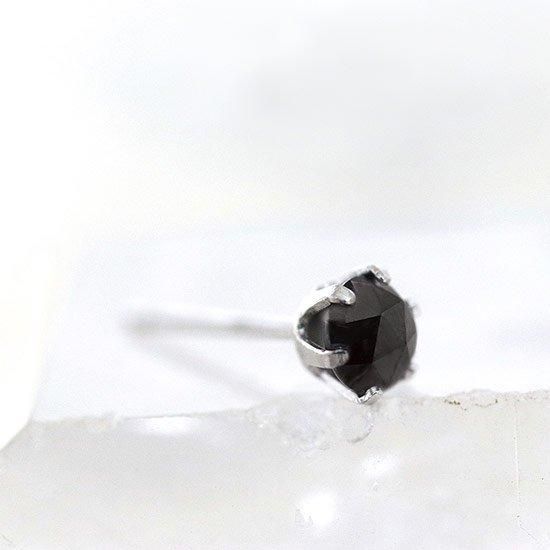 女性へのプレゼント Pt900 ブラックダイヤモンド ピアス (片耳 女性へのプレゼント Pt900 ブラックダイヤモンド ピアス (片耳